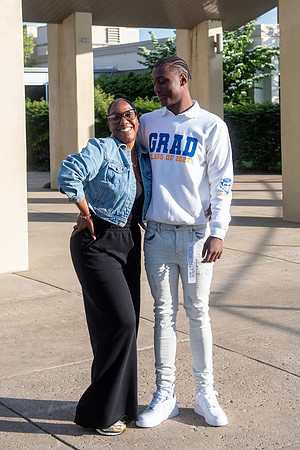 260504SeniorJYoung0235