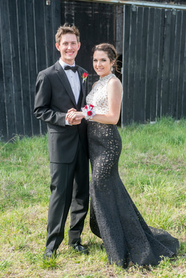 170415Prom0104