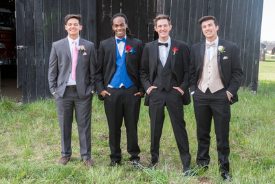 170415Prom0417