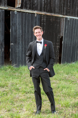 170415Prom0111