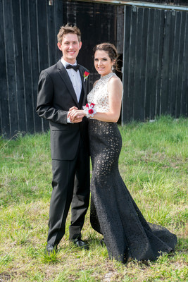 170415Prom0103