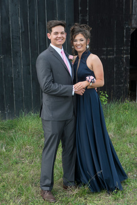 170415Prom0318