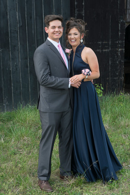 170415Prom0317
