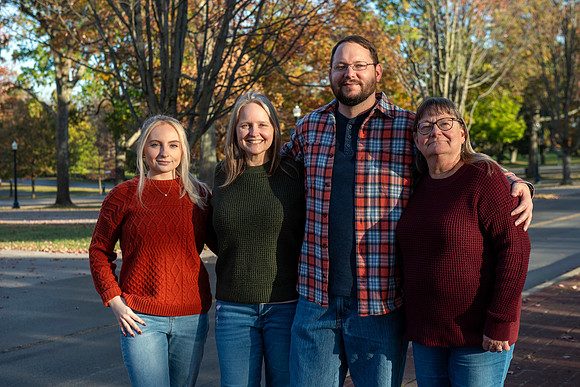 241102GattisFamily0016